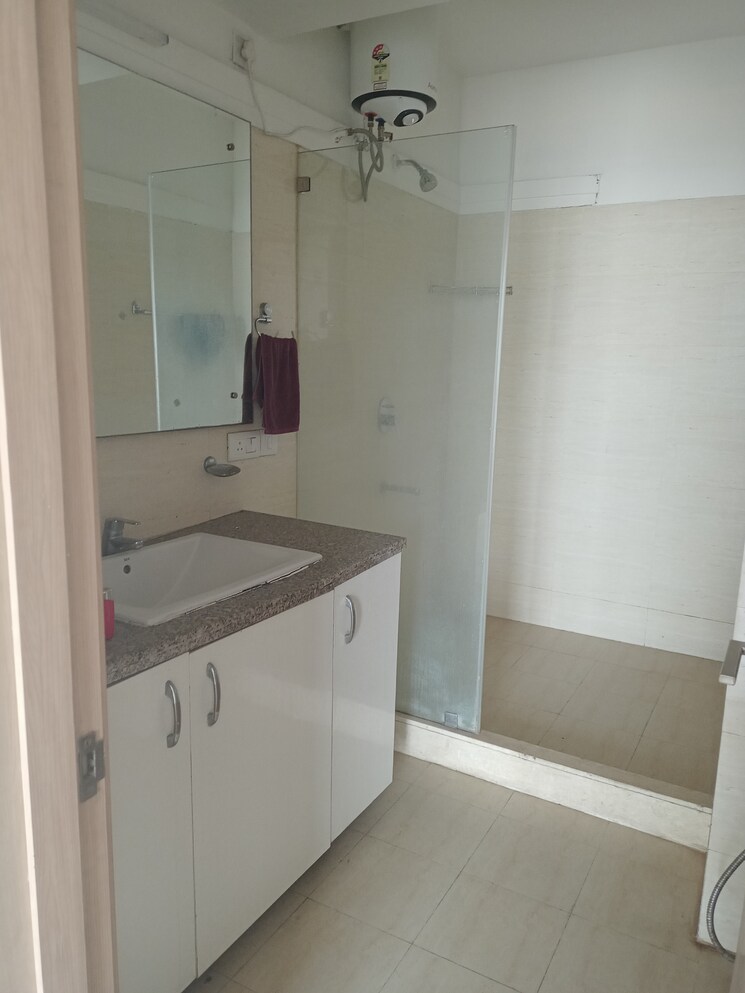 Bathroom, dlf-new-town-heights-i 3 Bedroom 1845 Sq.Ft. Apartment In Sector 90 Gurgaon 9811581