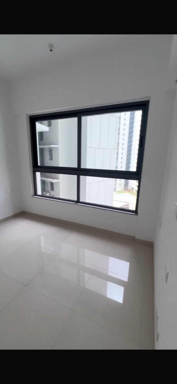 Room, indiabulls-one-indiabulls 2 Bedroom 1000 Sq.Ft. Apartment In Pokhran Road No Two Thane 9811723