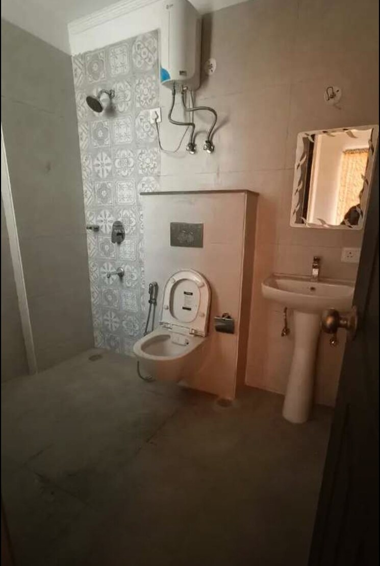 Bathroom, gomti nagar 2 Bedroom 1450 Sq.Ft. Apartment In Gomti Nagar Lucknow 9811753