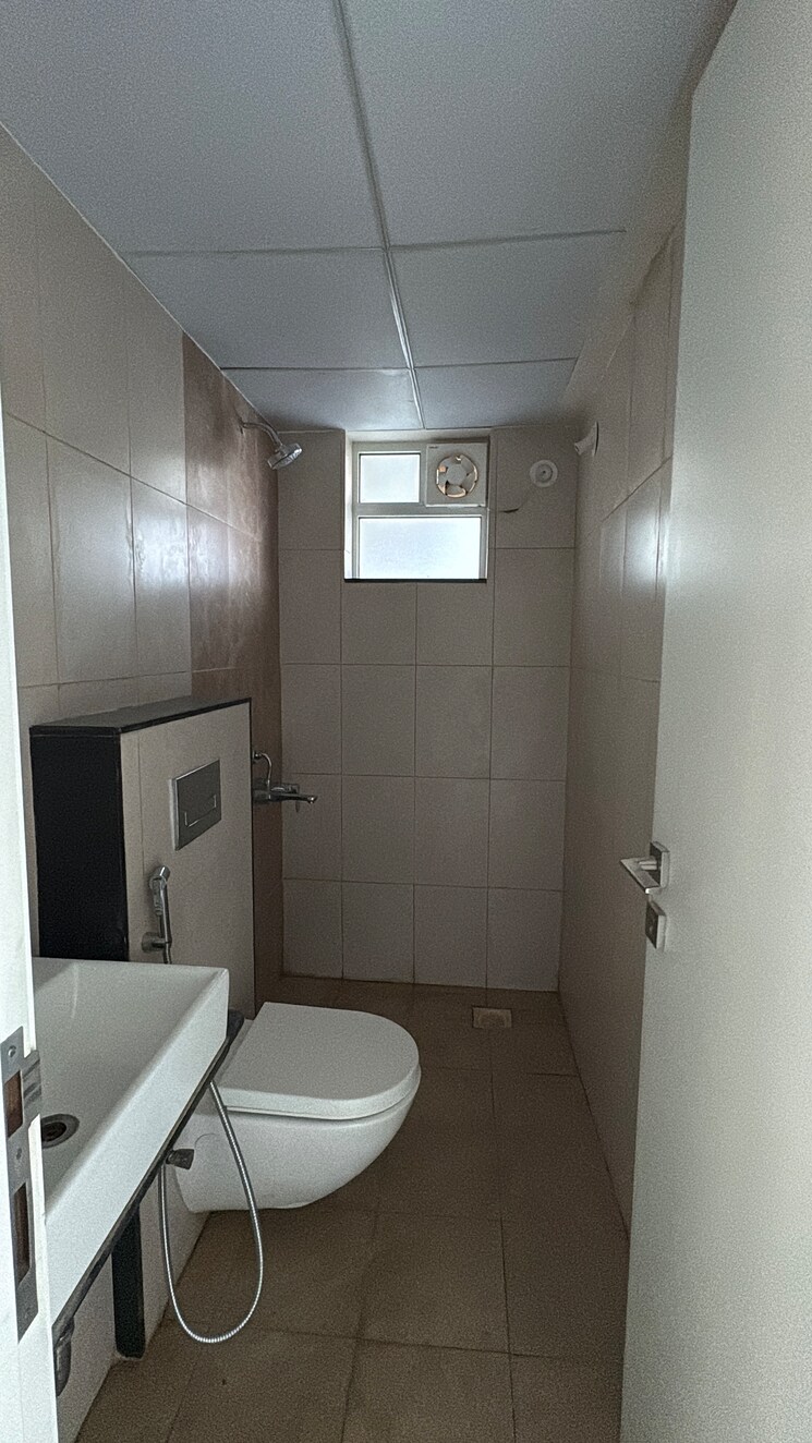 Bathroom, godrej-hillside-2 3 Bedroom 850 Sq.Ft. Apartment In Mahalunge Pune 9811878