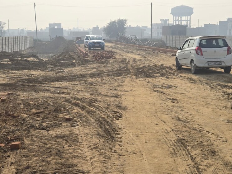 Exterior View, dadri  100 Sq.Yd. Plot In Dadri Greater Noida 9811920