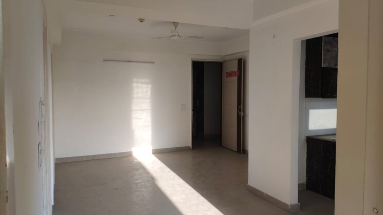 Room, rwa-apartments-sector-40 3 Bedroom 250 Sq.Mt. Builder Floor In Sector 40 Noida 9811962