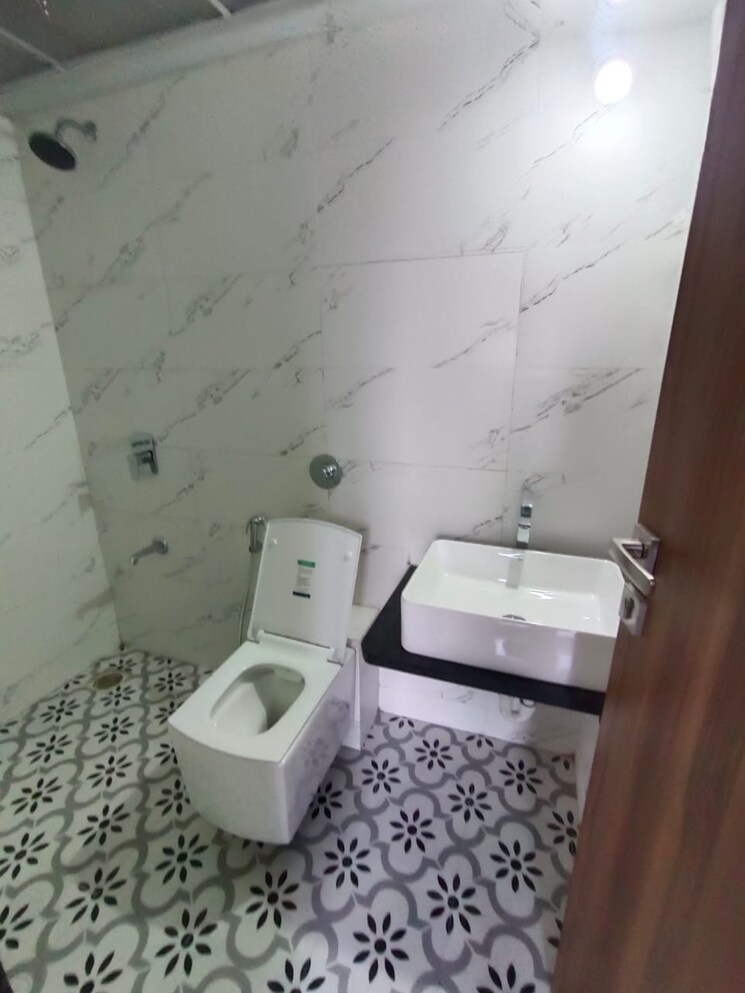 Bathroom, kohinoor-shangrila 2 Bedroom 900 Sq.Ft. Apartment In Pimpri Pune 9811977