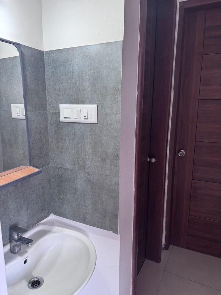 Bathroom, pinnacle-neelanchal 2 Bedroom 710 Sq.Ft. Apartment In Baner Pune 9812034