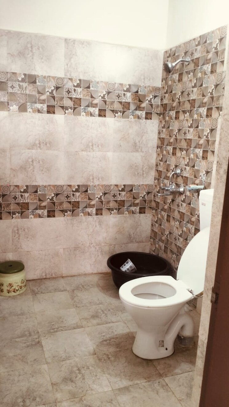 Bathroom, jankipuram 2.5 Bedroom 1400 Sq.Ft. Apartment In Jankipuram Lucknow 9812046