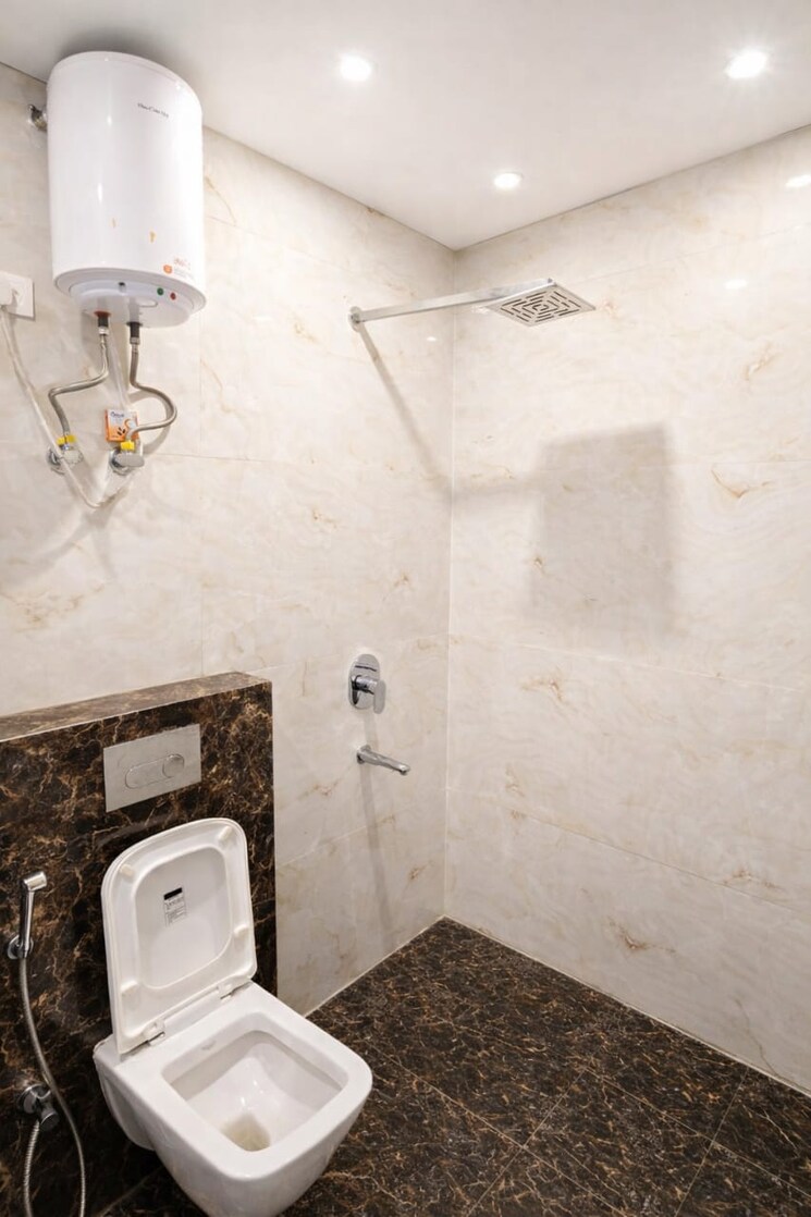 Bathroom, dlf-city-phase-iii 1 Bedroom 860 Sq.Ft. Builder Floor In Sector 24 Gurgaon 9812042