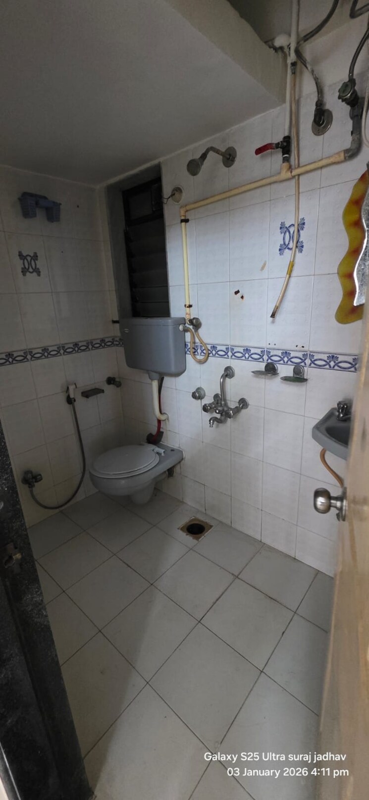 Bathroom, shree-vallabh-tower 2 Bedroom 700 Sq.Ft. Apartment In Malad West Mumbai 9812043