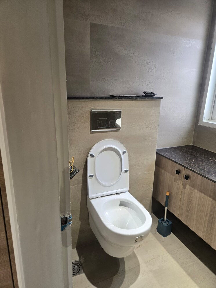 Bathroom, jaypee-pavilion-heights-iii 3 Bedroom 1850 Sq.Ft. Apartment In Sector 128 Noida 9812320