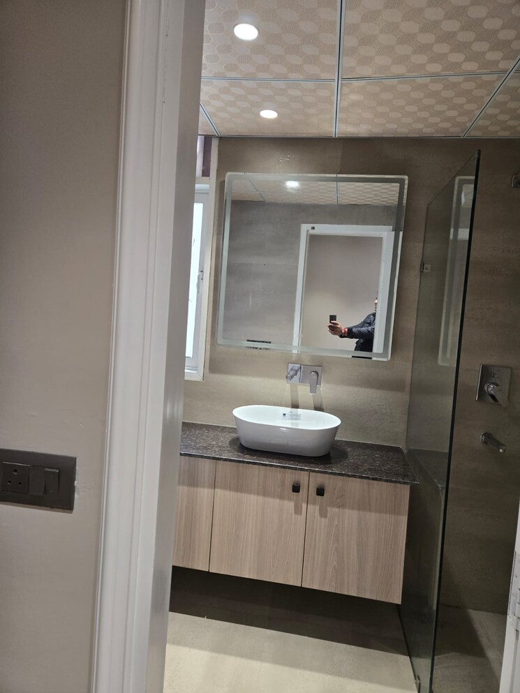 Bathroom, jaypee-pavilion-heights-iii 3 Bedroom 1850 Sq.Ft. Apartment In Sector 128 Noida 9812320