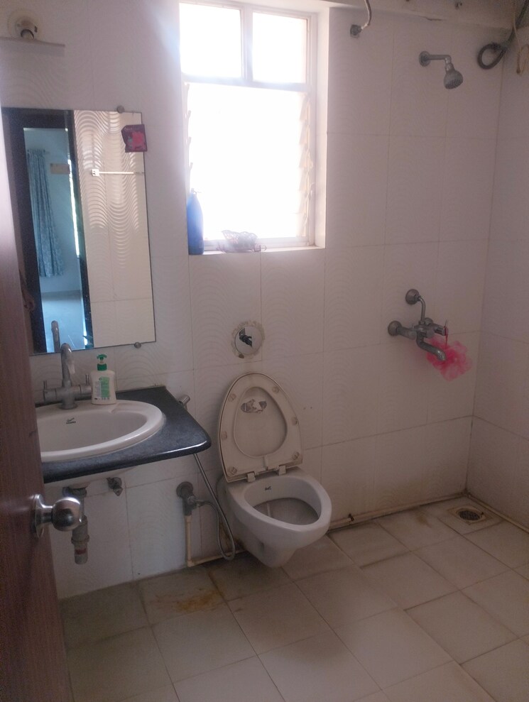 Bathroom, raviraj-camellia 3 Bedroom 3500 Sq.Ft. Penthouse In Wanwadi Pune 9812323