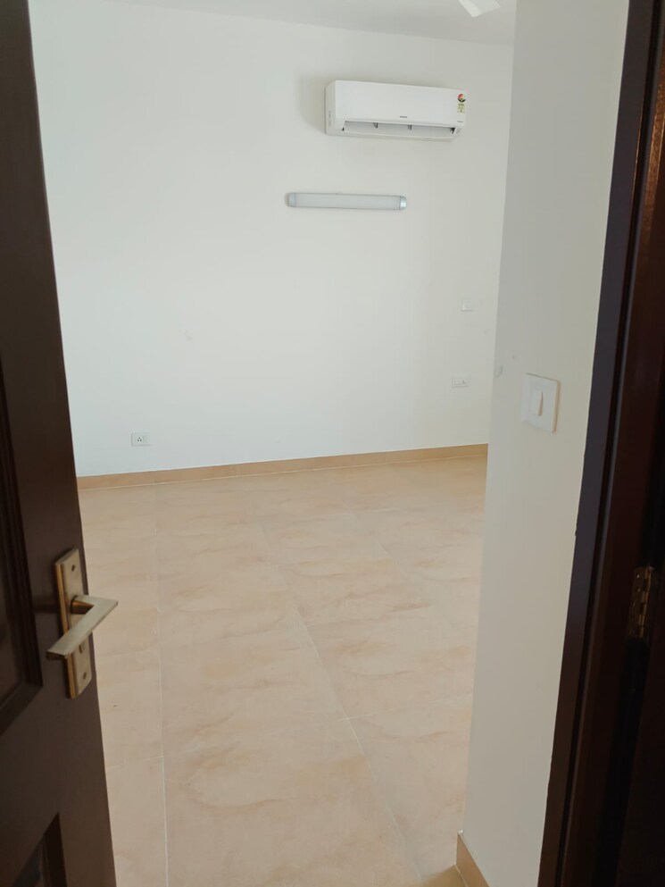 Room, rwa-apartments-sector-30 2 Bedroom 1800 Sq.Ft. Independent House In Sector 30 Noida 9812348