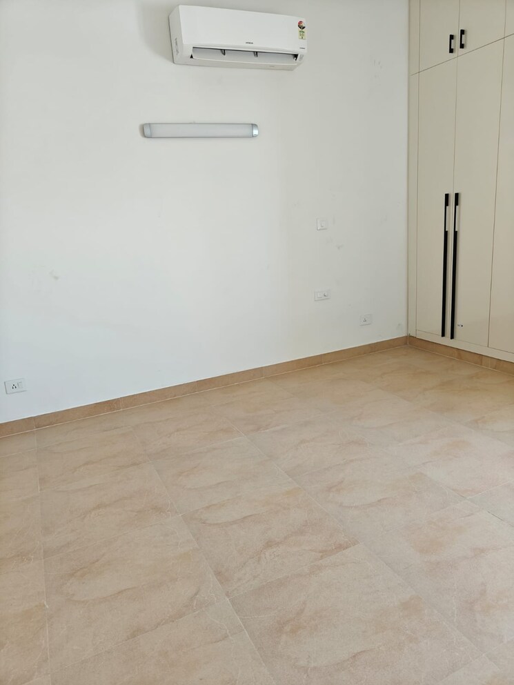 Room, rwa-apartments-sector-30 2 Bedroom 1800 Sq.Ft. Independent House In Sector 30 Noida 9812348