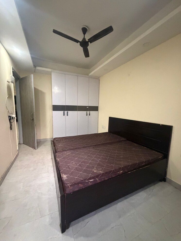 Bedroom, sector 30 3 Bedroom 1700 Sq.Ft. Builder Floor In Sector 30 Gurgaon 9812365