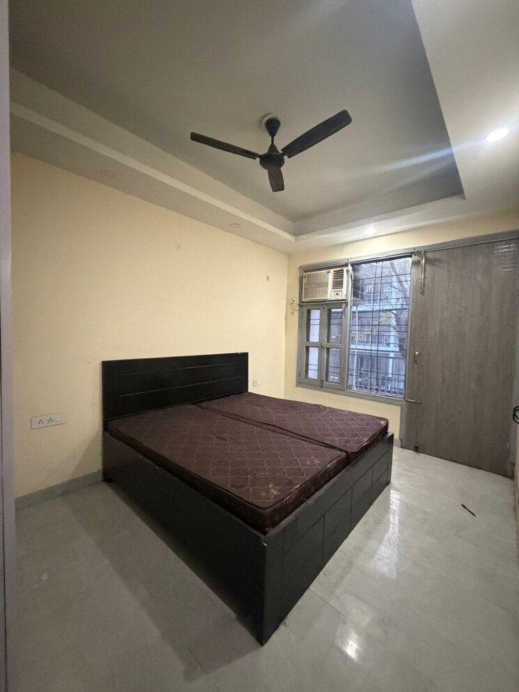 Bedroom, sector 30 3 Bedroom 1700 Sq.Ft. Builder Floor In Sector 30 Gurgaon 9812365