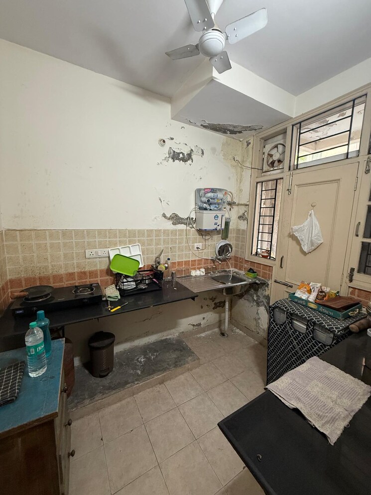 Kitchen, ansal-api-luxury-floors 3 Bedroom 1500 Sq.Ft. Builder Floor In KharaR Banur Road Chandigarh 9812378