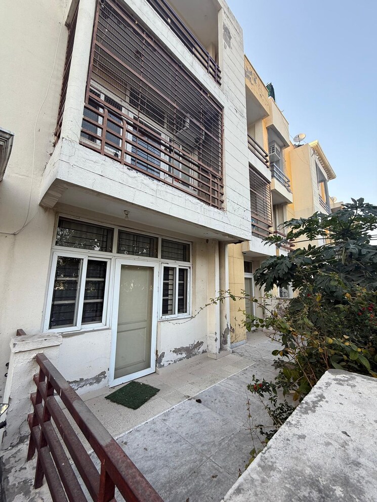 Exterior View, ansal-api-luxury-floors 3 Bedroom 1500 Sq.Ft. Builder Floor In KharaR Banur Road Chandigarh 9812378