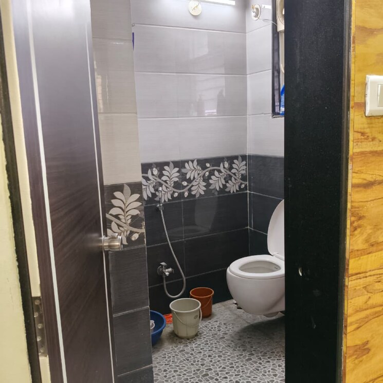 Bathroom, chandan nagar 1 Bedroom 580 Sq.Ft. Apartment In Chandan Nagar Pune 9812447