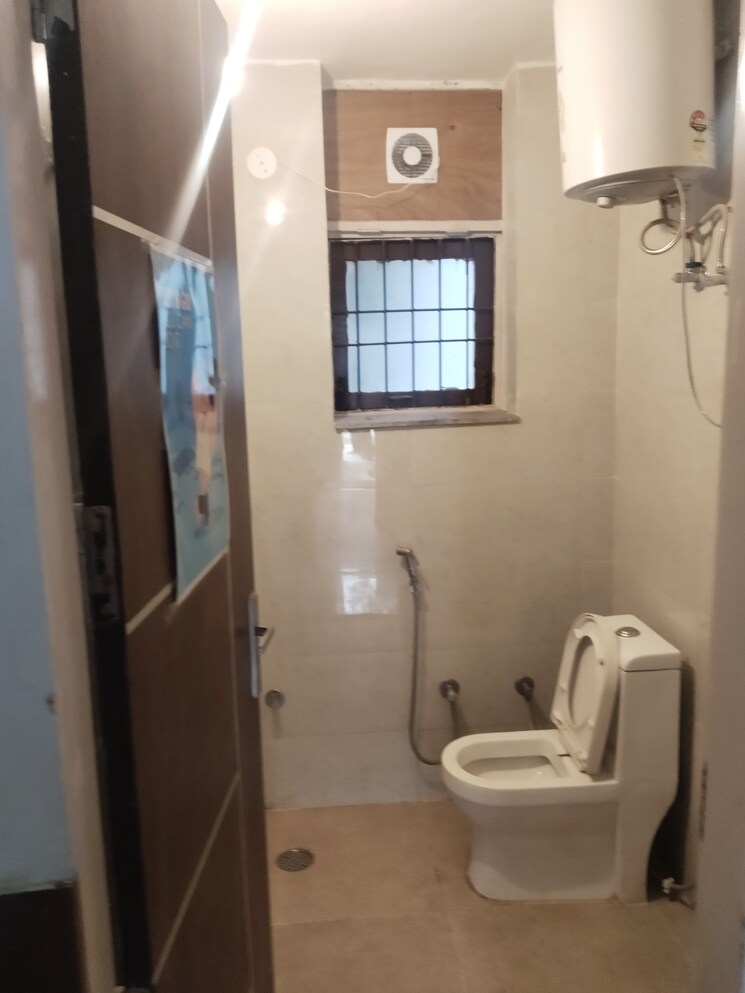 Bathroom, suncity 2 Bedroom 540 Sq.Ft. Builder Floor In Suncity Gurgaon 9812545