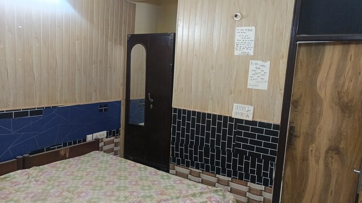 Bathroom, patel nagar 3 Bedroom 750 Sq.Ft. Builder Floor In Patel Nagar Delhi 9812572
