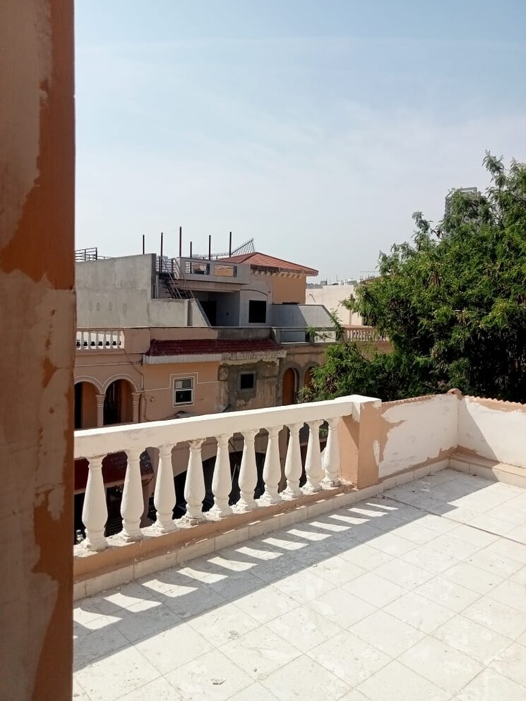 Cover Image, amrapali-leisure-valley 3 Bedroom 1825 Sq.Ft. Villa In Tech Zone 4 Greater Noida Greater Noida 9812574