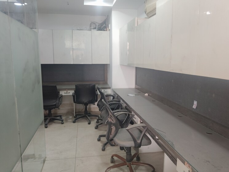 Team Area, netaji subhash place Commercial Office Space 535 Sq.Ft. In Netaji Subhash Place Delhi 9812590