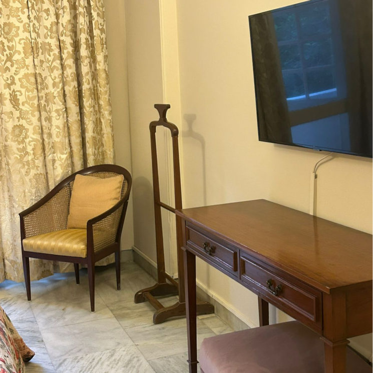 Team Area, defence colony 3 Bedroom 325 Sq.Yd. Builder Floor In Defence Colony Delhi 9812607