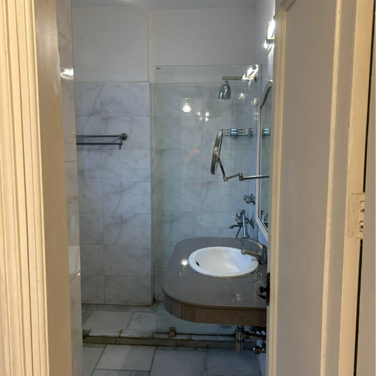 Bathroom, defence colony 3 Bedroom 325 Sq.Yd. Builder Floor In Defence Colony Delhi 9812607