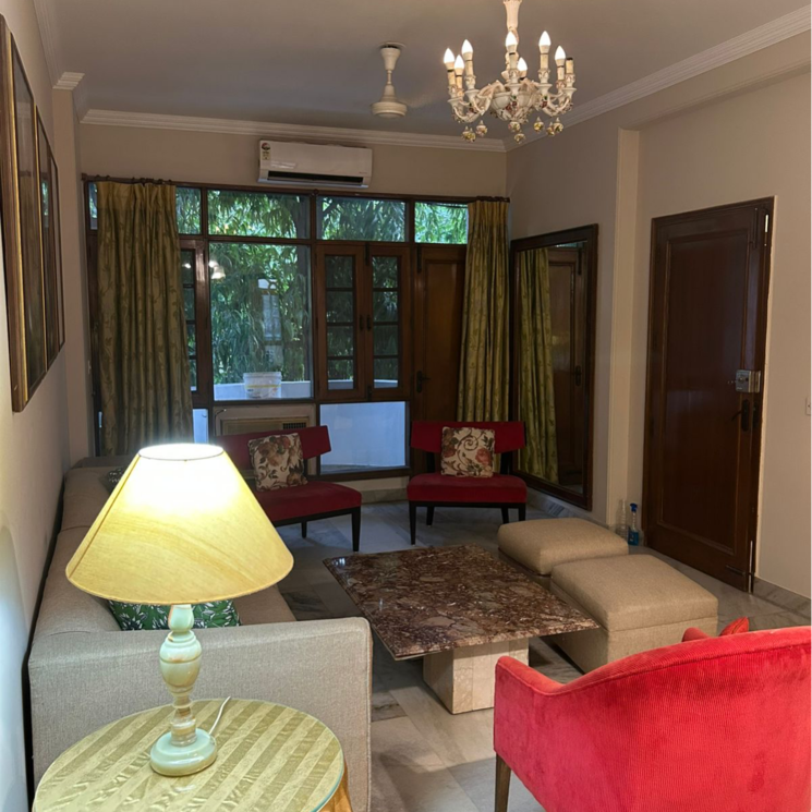 Living Room, defence colony 3 Bedroom 325 Sq.Yd. Builder Floor In Defence Colony Delhi 9812607