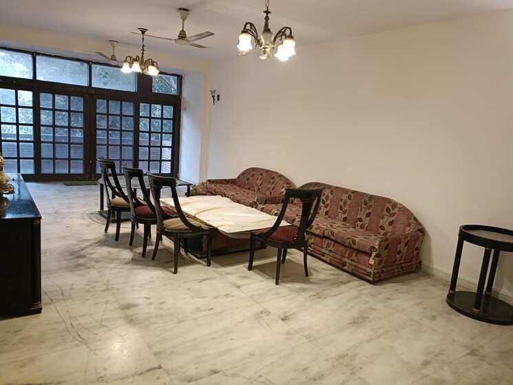 Living Room, greater kailash ii 3 Bedroom 200 Sq.Yd. Builder Floor In Greater Kailash ii Delhi 9812615