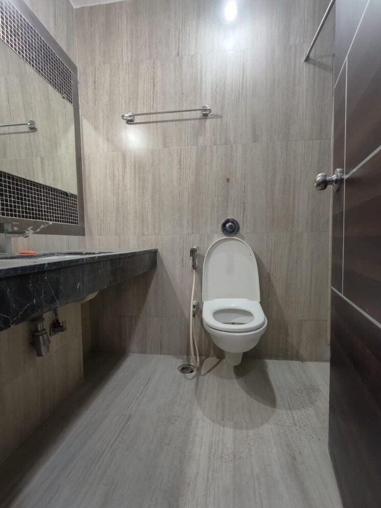 Bathroom, dosti-vidisha 2.5 Bedroom 900 Sq.Ft. Apartment In Ghodbunder Road Thane 9812637