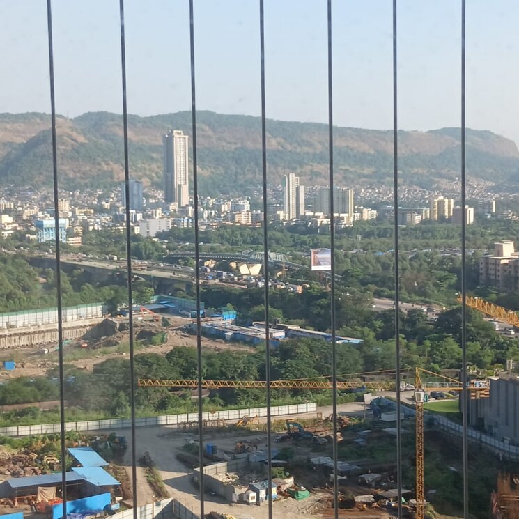 Swimming Pool, lodha-crown-quality-homes 1 Bedroom 354 Sq.Ft. Apartment In Saket Complex Thane 9812643