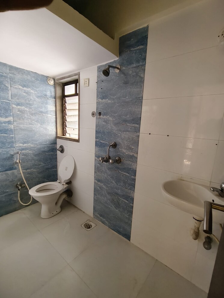 Bathroom, satellite-royale 2 Bedroom 1050 Sq.Ft. Apartment In Goregaon East Mumbai 9812688