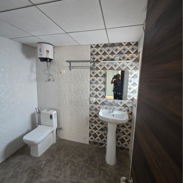 Bathroom, divyansh-orion-homes 4 Bedroom 2455 Sq.Ft. Apartment In Mahurali Ghaziabad 9812715