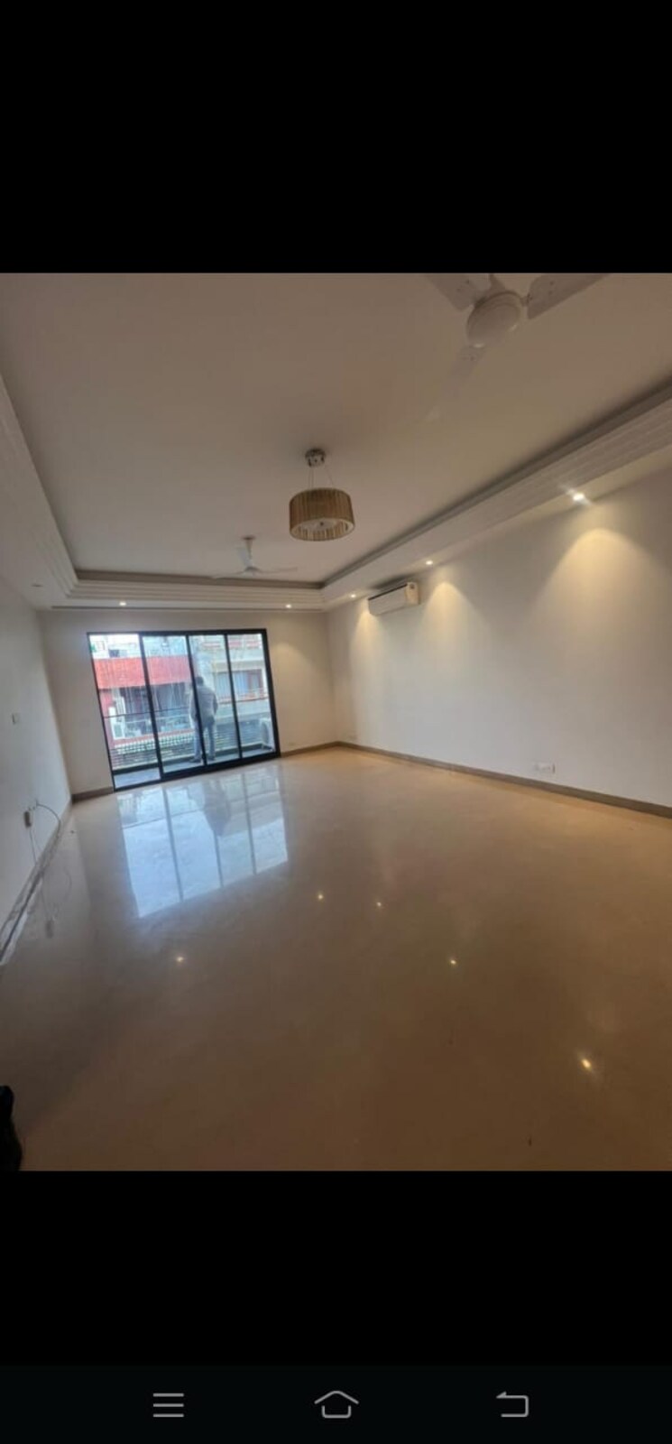 Cover Image, kailash colony 4 Bedroom 311 Sq.Yd. Builder Floor In Kailash Colony Delhi 9812808