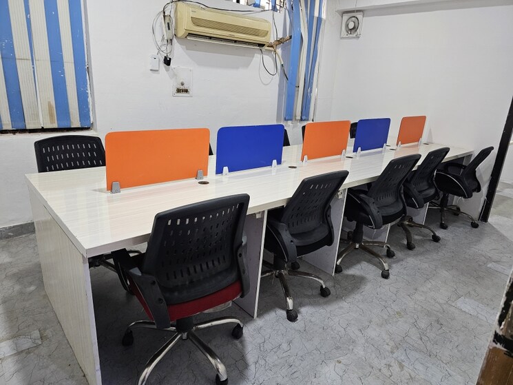 Team Area, sector 3 Commercial Office Space 700 Sq.Ft. In Sector 3 Noida 9812824