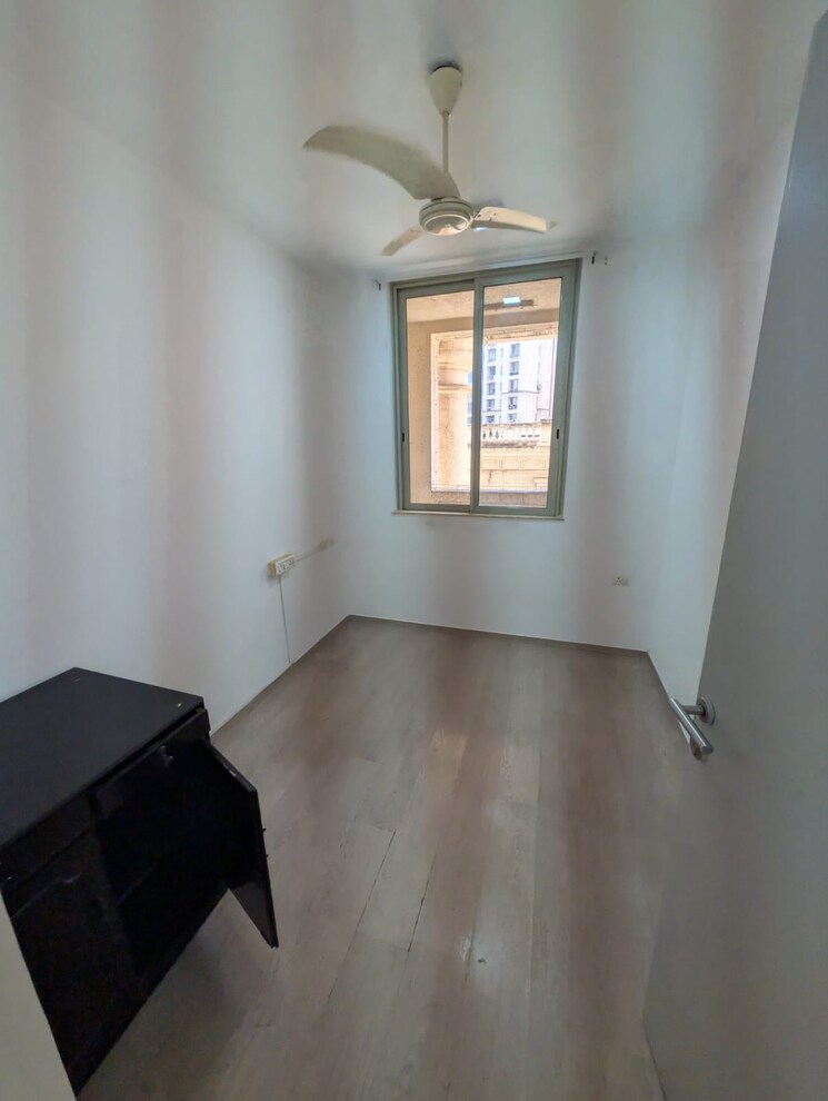 Room, hiranandani-eva 2.5 Bedroom 870 Sq.Ft. Apartment In Ghodbunder Road Thane 9812839