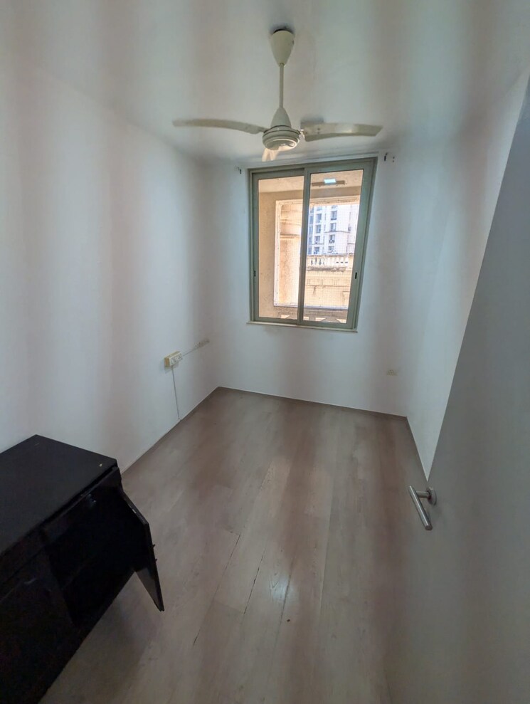 Room, hiranandani-eva 2.5 Bedroom 870 Sq.Ft. Apartment In Ghodbunder Road Thane 9812844
