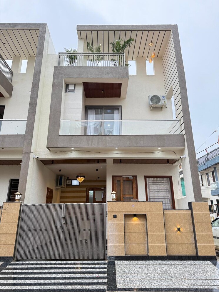 Cover Image, vaishali nagar 4 Bedroom 134 Sq.Yd. Villa In Vaishali Nagar Jaipur 9812900
