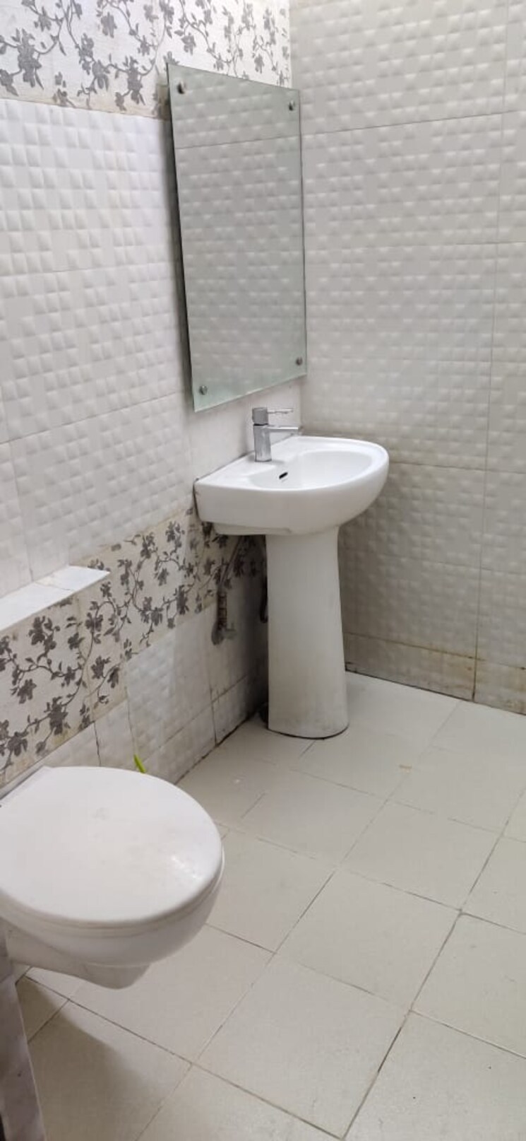 Bathroom, malwa-escon-arena 2 Bedroom 1315 Sq.Ft. Apartment In Lohgarh Zirakpur 9812980