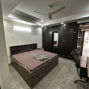Bedroom in 2 BHK Builder Floor at Sector 43 – for Rent
