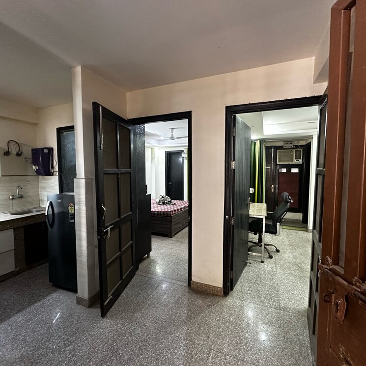  Parking, sector 43 2 Bedroom 1800 Sq.Ft. Builder Floor In Sector 43 Gurgaon 9813000