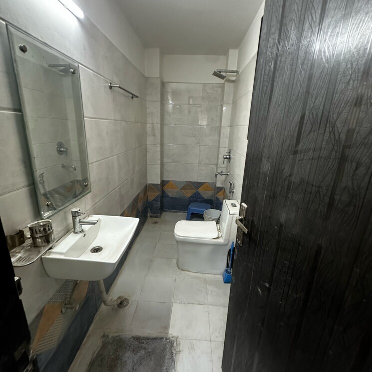 Bathroom, sector 43 2 Bedroom 1500 Sq.Ft. Builder Floor In Sector 43 Gurgaon 9813005