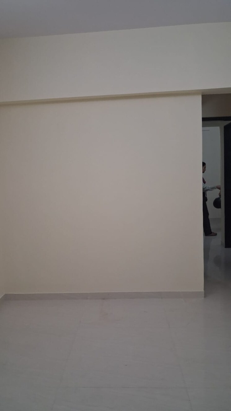 Room, lk-shri-anand-chs 1 Bedroom 403 Sq.Ft. Apartment In Malad East Mumbai 9813031