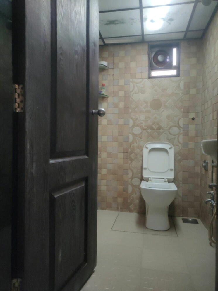 Bathroom, hiranandani-gardens-eden-bungalows 3 Bedroom 2800 Sq.Ft. Villa In Powai Mumbai 9813078