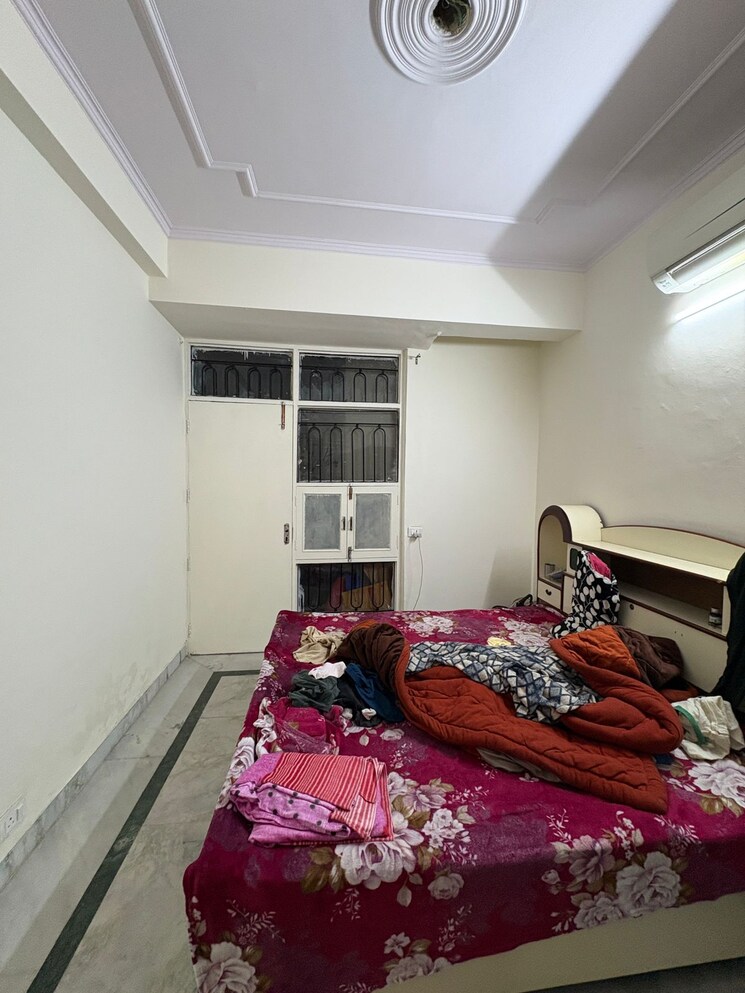 Bedroom, sector 51 4 Bedroom 2400 Sq.Ft. Apartment In Sector 51 Gurgaon 9813168