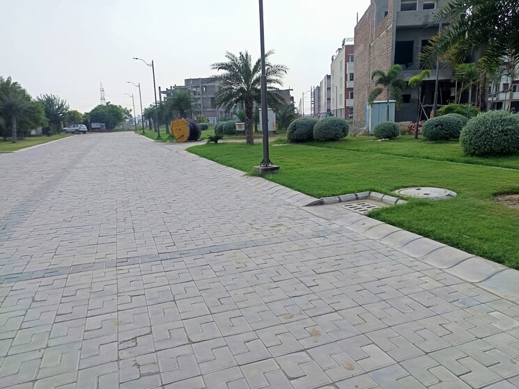 Exterior View, hlp-palmillas  133 Sq.Yd. Plot In Vip Road Zirakpur 9813170