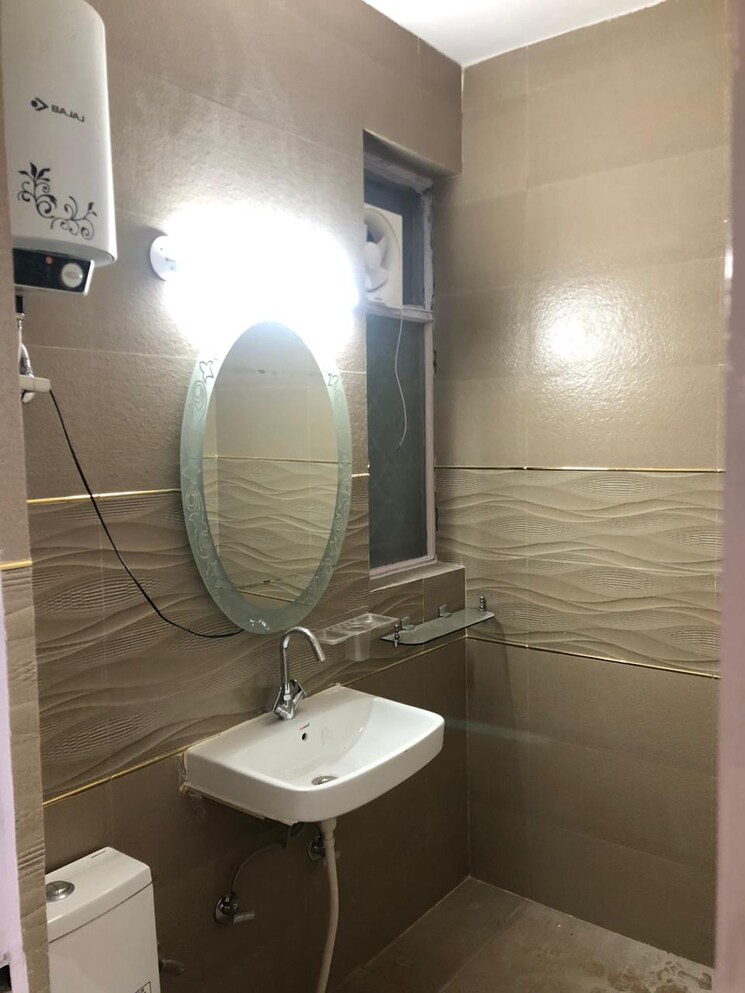 Bathroom, sector 1 3 Bedroom 1850 Sq.Ft. Independent House In Sector 1 Gurgaon 9813232