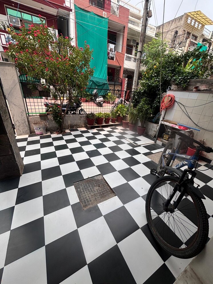  Parking, palam vihar 1 Bedroom 650 Sq.Ft. Builder Floor In Palam Vihar Gurgaon 9813253