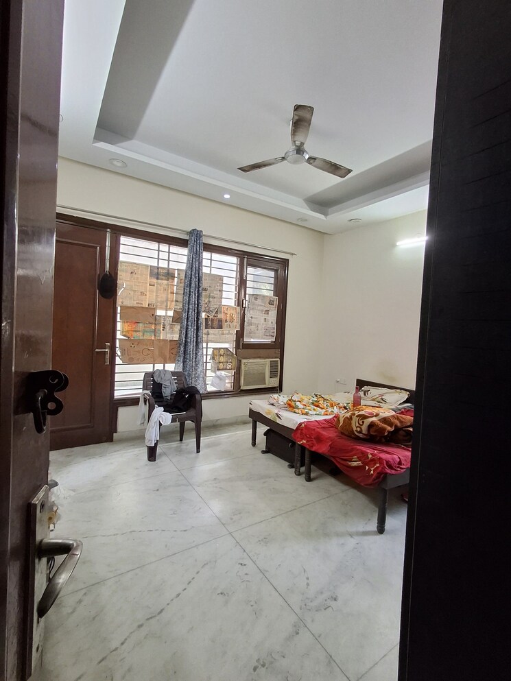 Bedroom, sector 23 1 RK 800 Sq.Ft. Builder Floor In Sector 23 Gurgaon 9813258