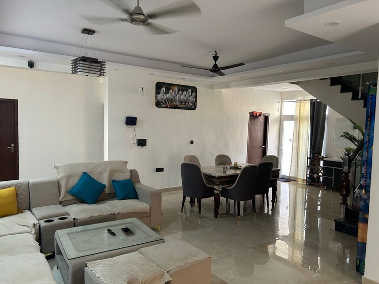 Living Room, amrapali-princely-estate 3 Bedroom 2500 Sq.Ft. Independent House In Sector 76 Noida 9813274